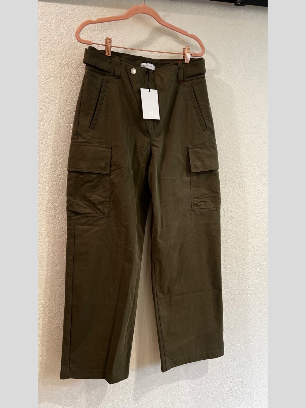 🔥 NWT GAP x Victoria Beckham High Rise Cargo Pants - size 8 - Picture 5 of 8